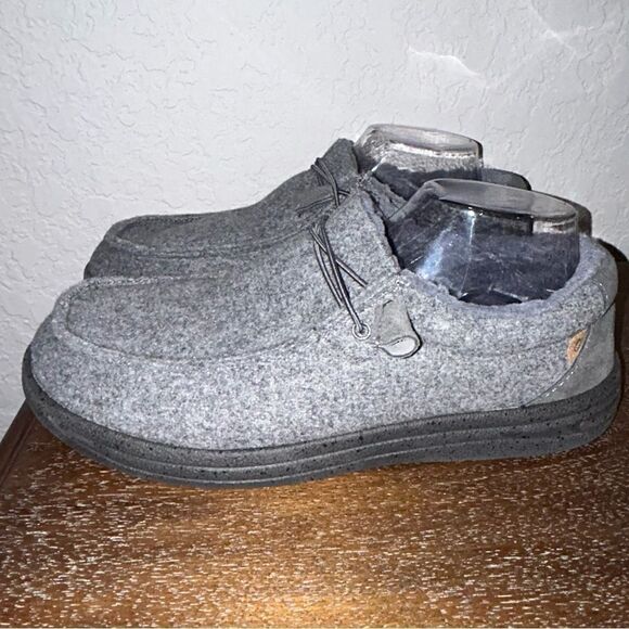 Lamo Slip On Fuzzy Slipper Shoes - Picture 4 of 6
